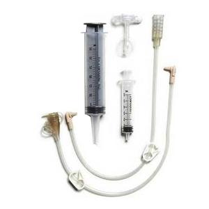 Enteral feeding kit with syringes and extension tubes for medical nutrition support