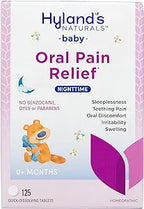 Hyland's Naturals Baby Oral Pain Relief Nighttime box with bear illustration, highlights for teething and discomfort relief.