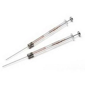 Two clear medical syringes with metal plungers and fine needles on a white background