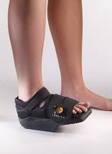 Darco Heel Wedge Healing Shoe, Medium